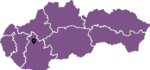 Sad je ľahko prístupný, nakoľko sa nachádza iba 20 km od Nitry, Hlohovca, Topoľčian a Piešťan. Umiestnený v malebnej dedinke Hruboňovo.